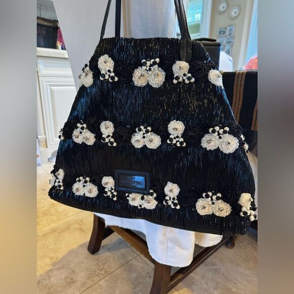 **ULTRA RARE** AUTH VALENTINO BEADED FLOWER BAG - Picture 15 of 16